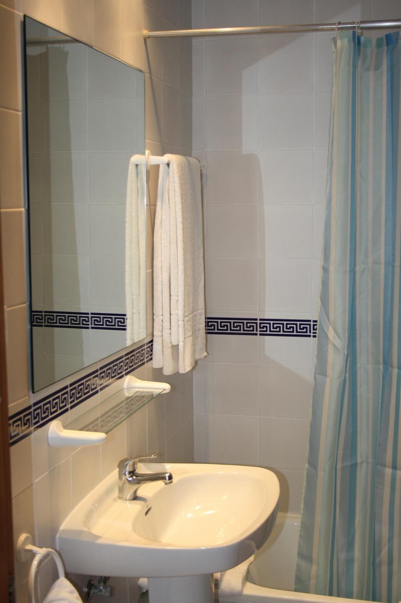 Apartamentos Torrelaguna Vera Esterno foto