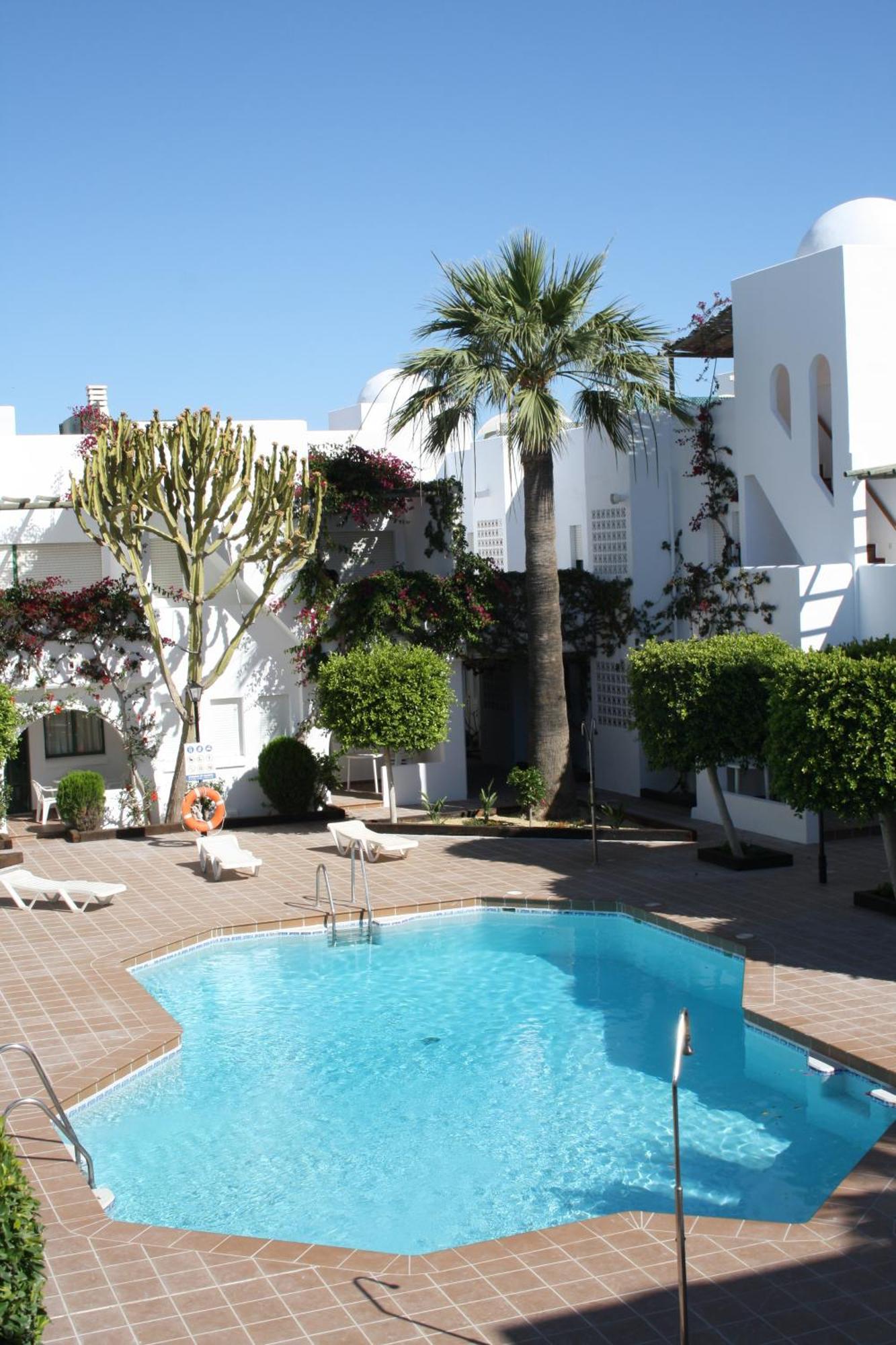 Apartamentos Torrelaguna Vera Esterno foto