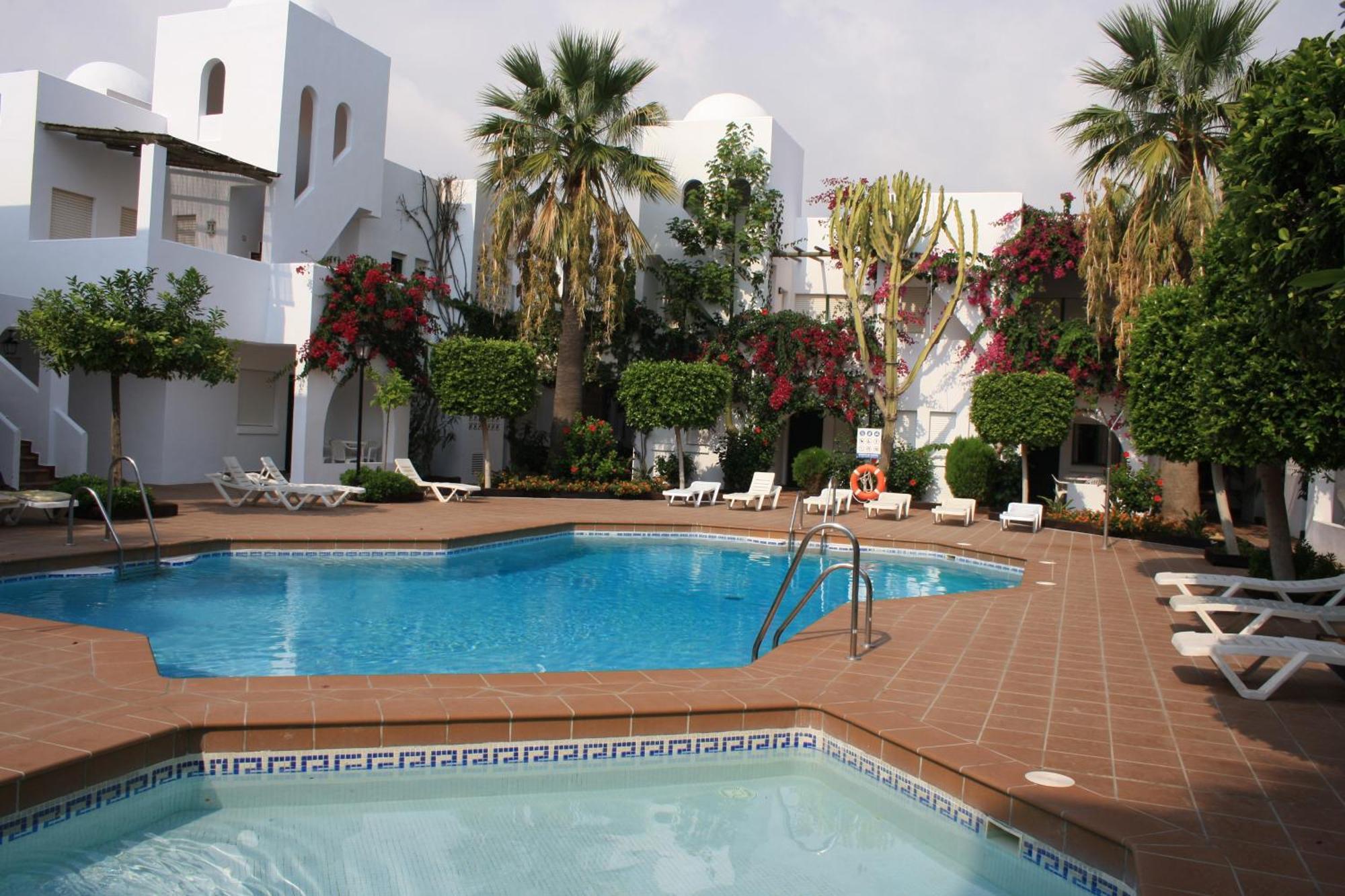 Apartamentos Torrelaguna Vera Esterno foto