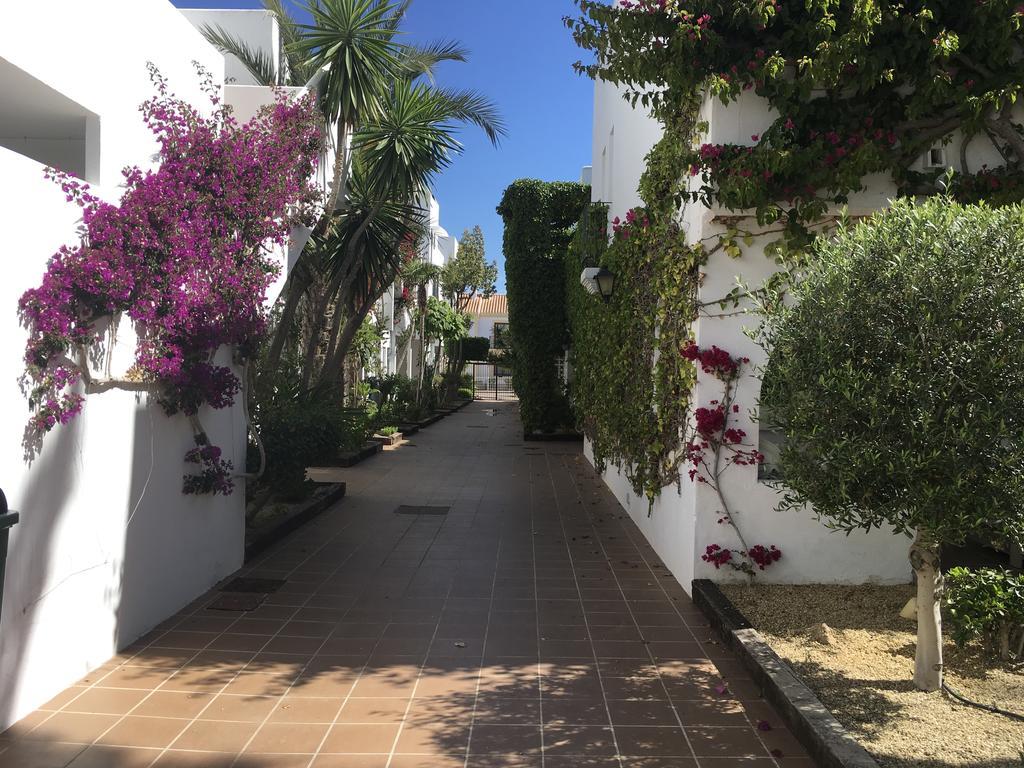 Apartamentos Torrelaguna Vera Esterno foto