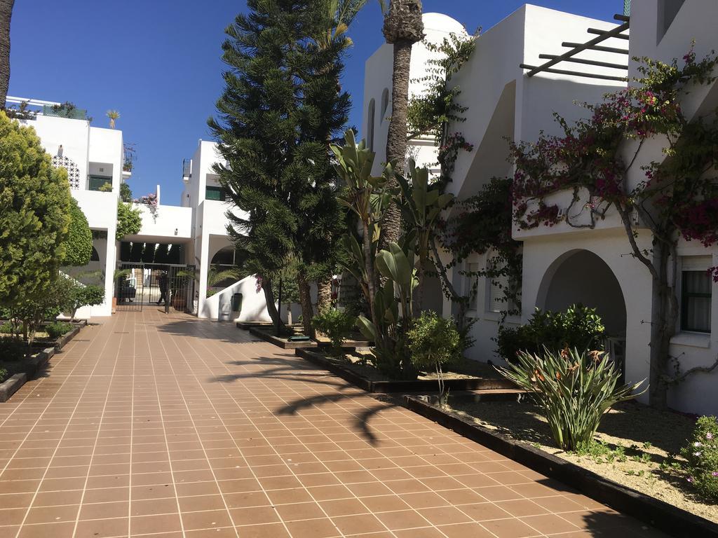 Apartamentos Torrelaguna Vera Esterno foto