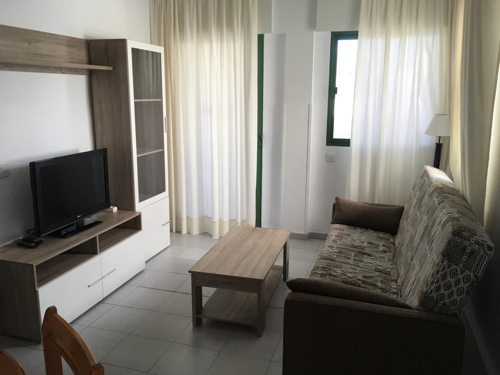 Apartamentos Torrelaguna Vera Esterno foto